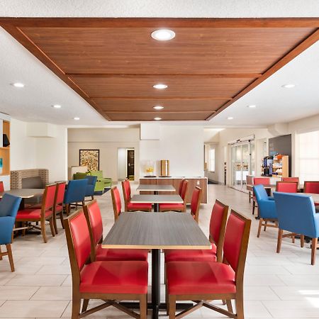 Holiday Inn Express & Suites Sarasota East By Ihg Vamo Exterior photo