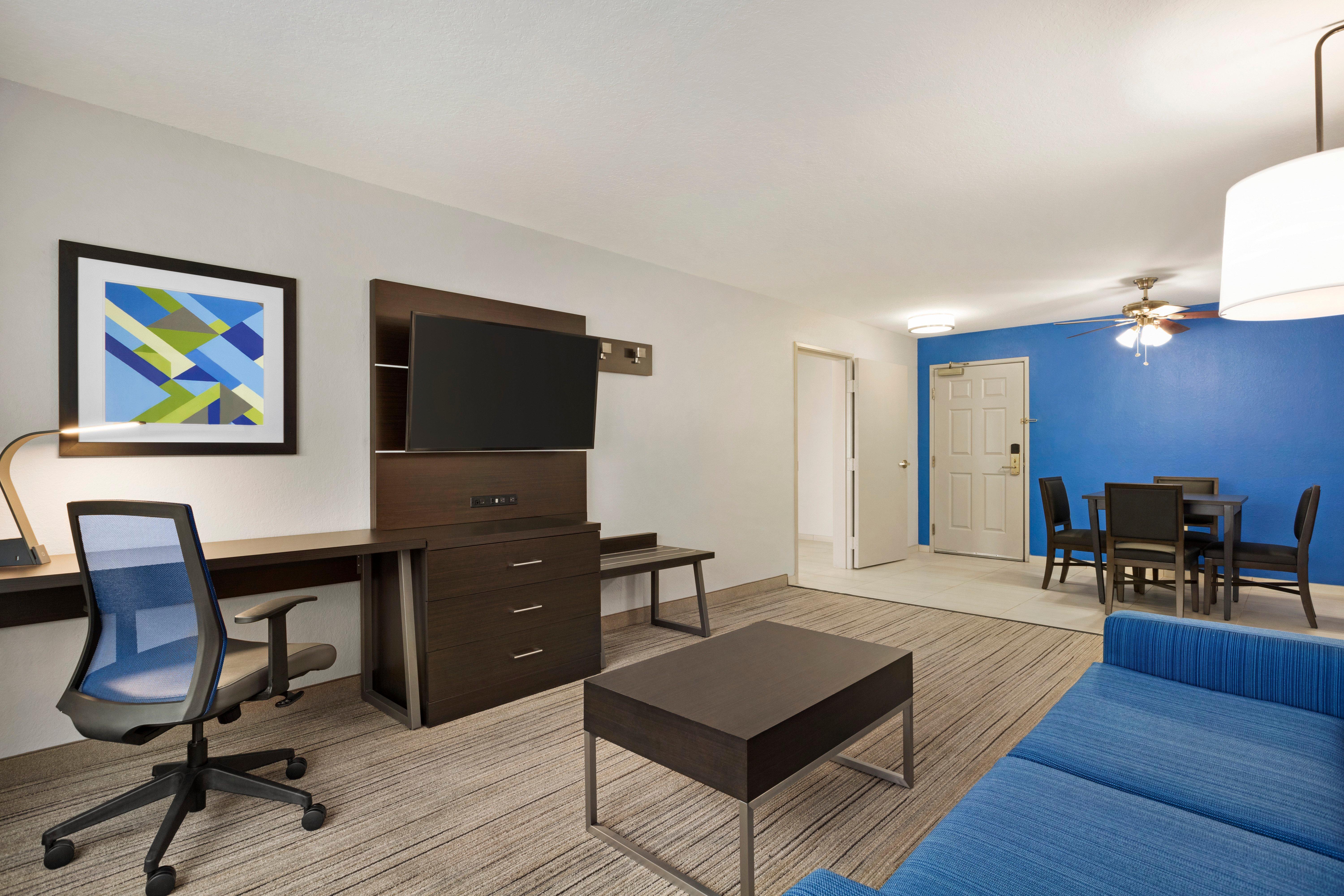 Holiday Inn Express & Suites Sarasota East By Ihg Vamo Exterior photo